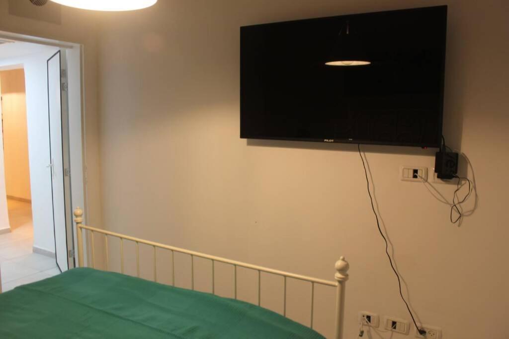 Ferienwohnung נוף הארבל עם חלון לכינרת Migdal Exterior foto