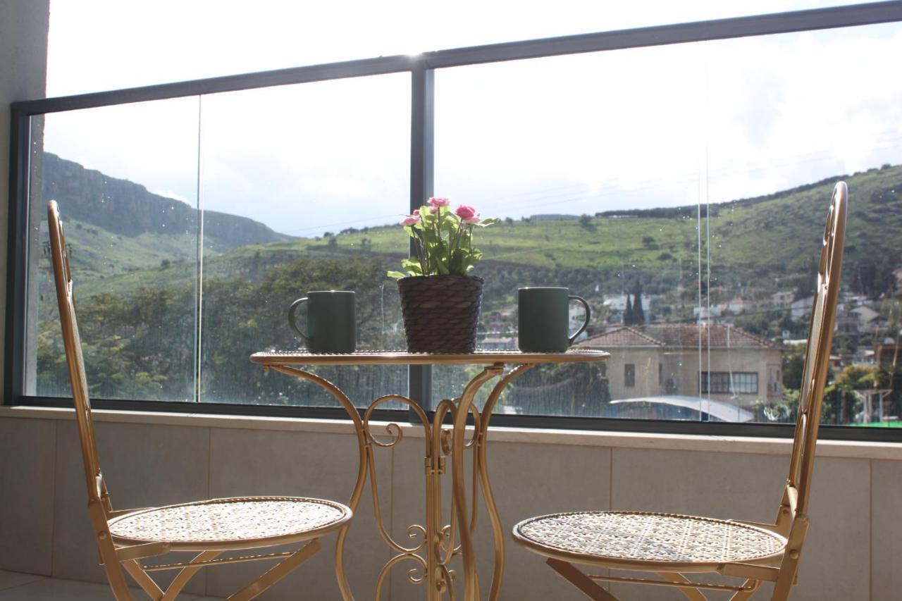 Ferienwohnung נוף הארבל עם חלון לכינרת Migdal Exterior foto