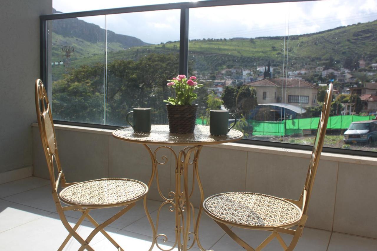 Ferienwohnung נוף הארבל עם חלון לכינרת Migdal Exterior foto