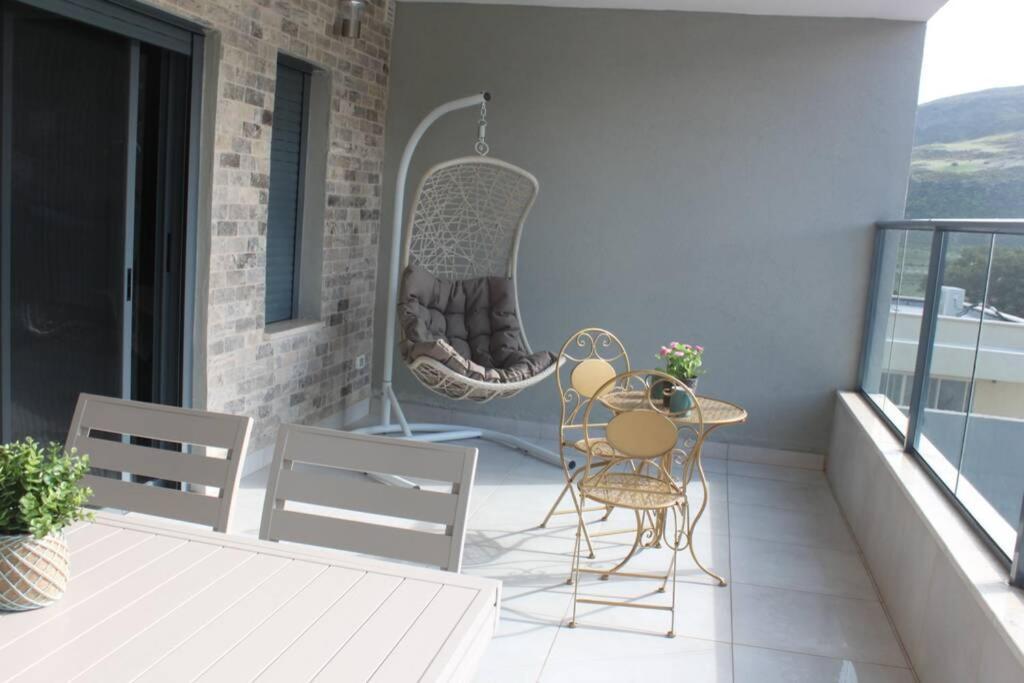 Ferienwohnung נוף הארבל עם חלון לכינרת Migdal Exterior foto