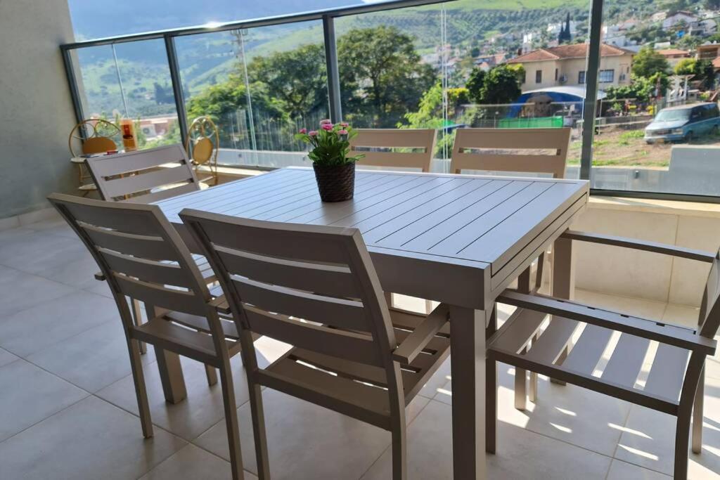 Ferienwohnung נוף הארבל עם חלון לכינרת Migdal Exterior foto