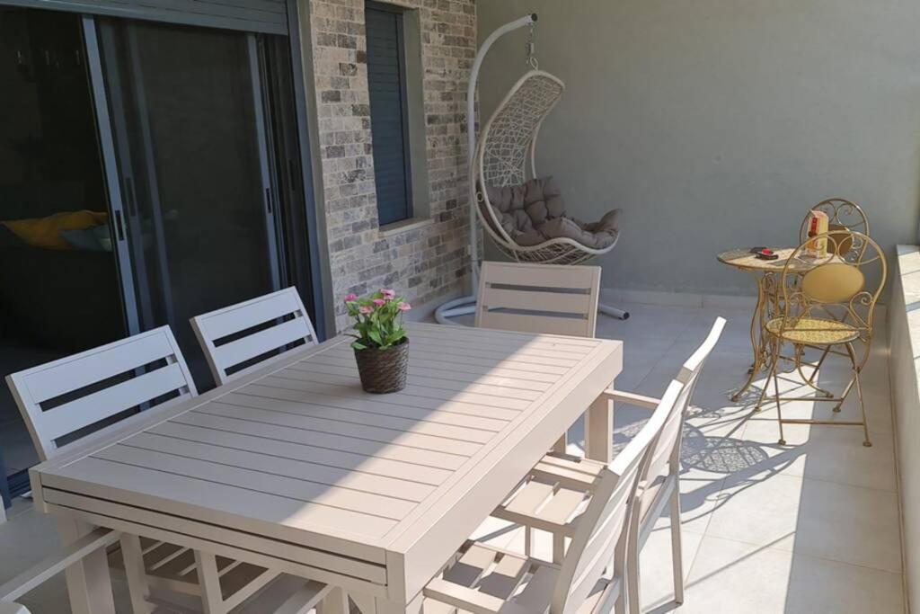 Ferienwohnung נוף הארבל עם חלון לכינרת Migdal Exterior foto